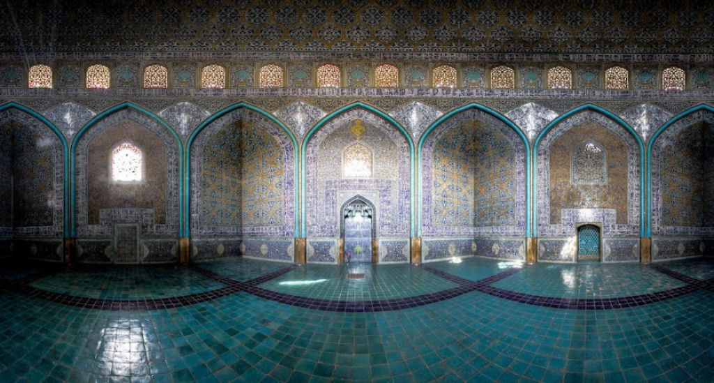 Os interiores hipnotizantemente coloridos da arquitetura de mesquitas iranianas 02