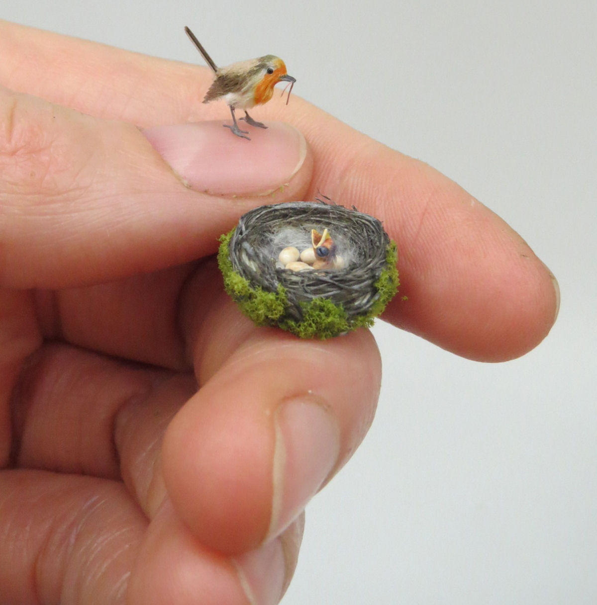 Estas delicadas mini esculturas de animais são biologicamente precisas 02