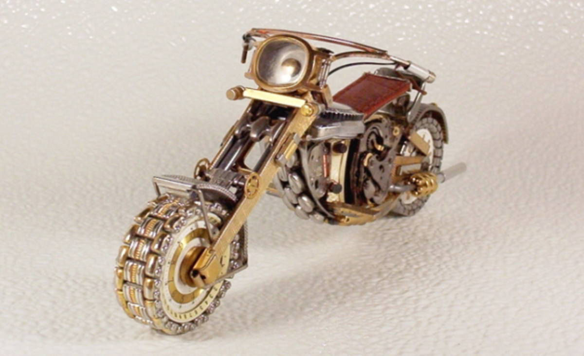 As belas miniaturas de motocicletas feitas com peas de relgios 21