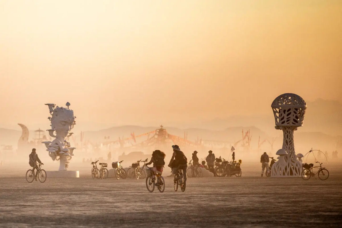 Arte surreal de artista sul-africano chega ao Burning Man