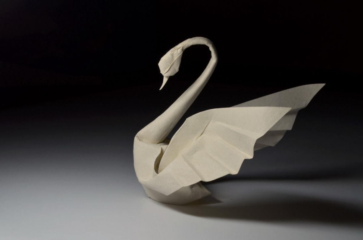 A papiroflexia mida permite a este artista vietnamita criar origami curvado 08