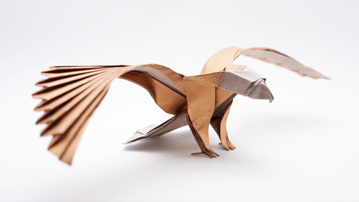 Dobre uma coleção elaborada de origami com instruções de 'como-faz'