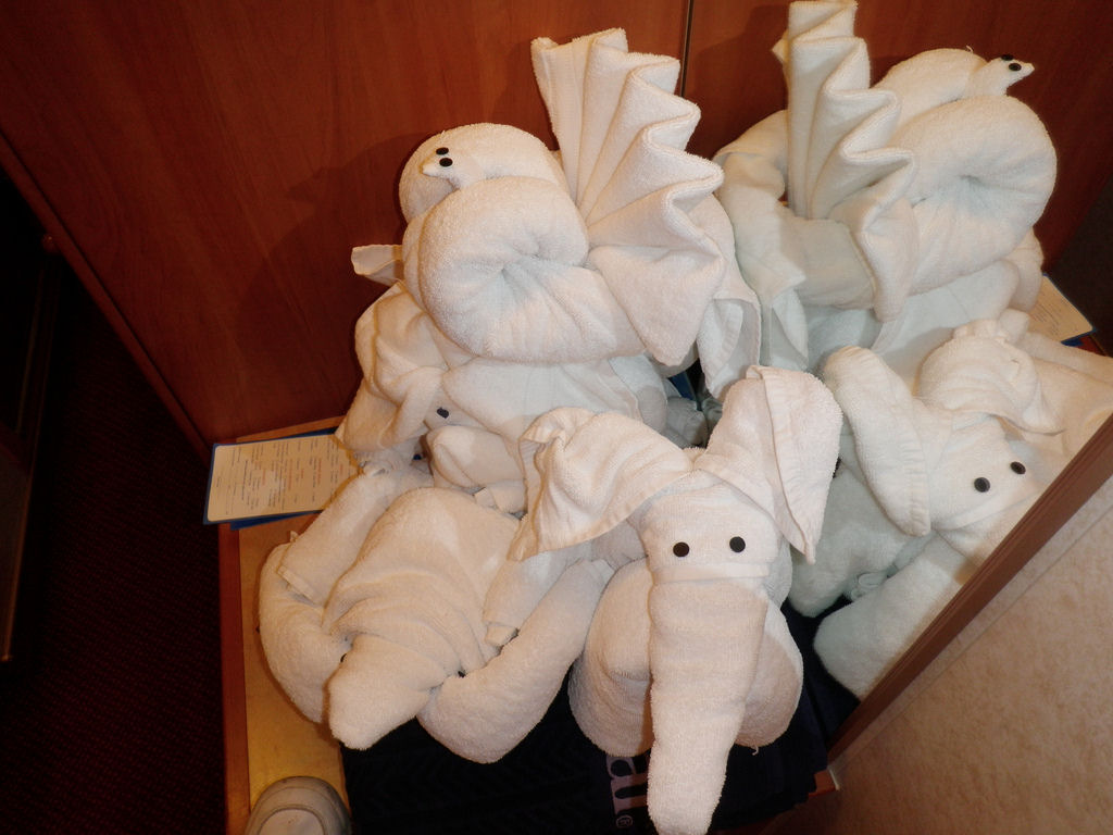 Origamis animais feitos com toalhas 15