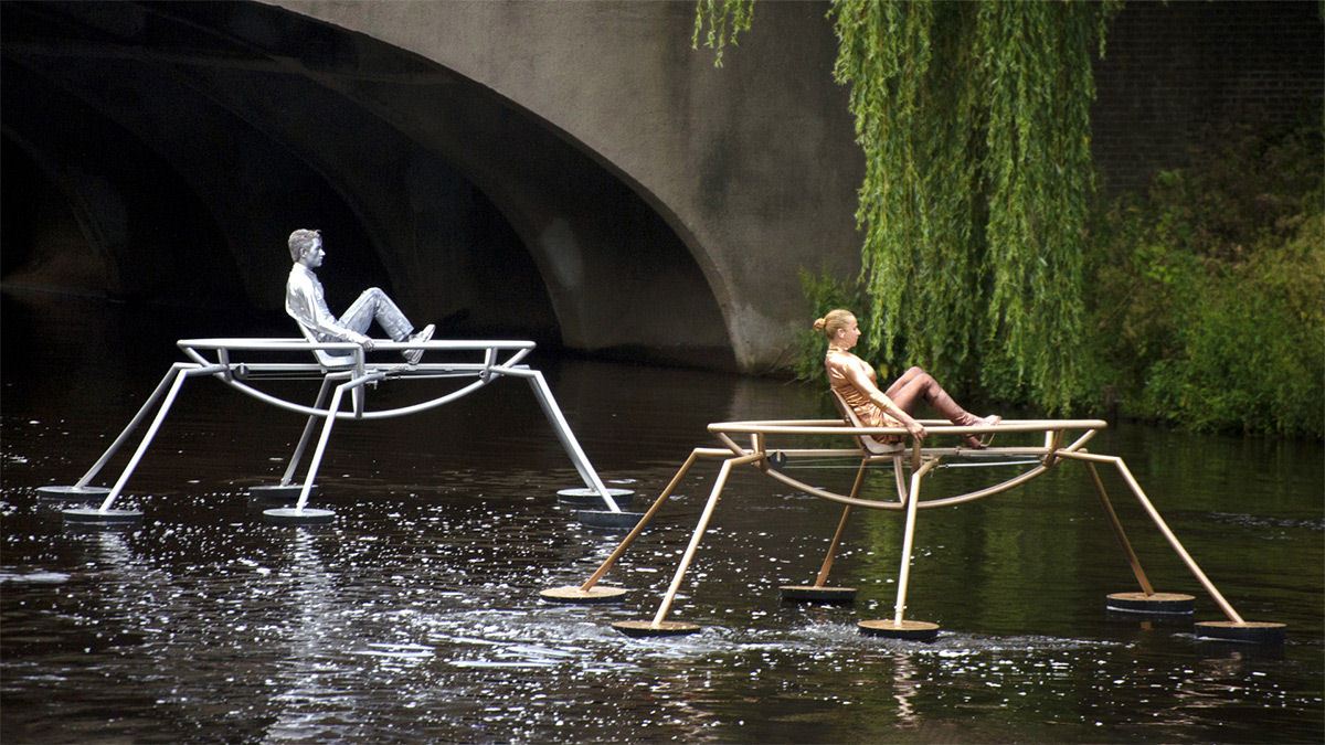 Um desfile flutuante celebra o pintor Hieronymus Bosch em um espetacular evento aqutico 08