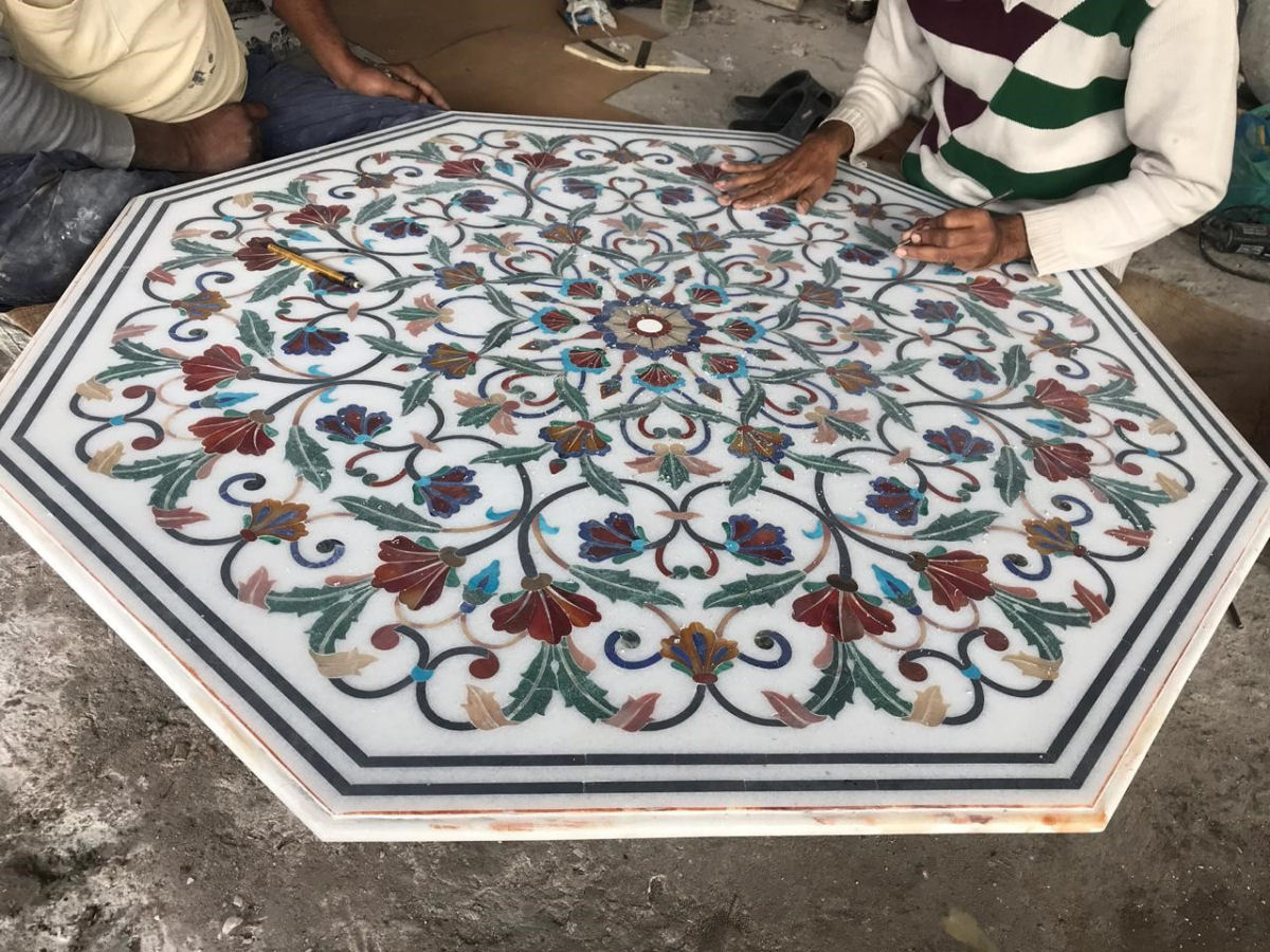 Como os descendentes dos artesos do Taj Mahal esto mantendo vivo o trabalho de incrustao de mrmore