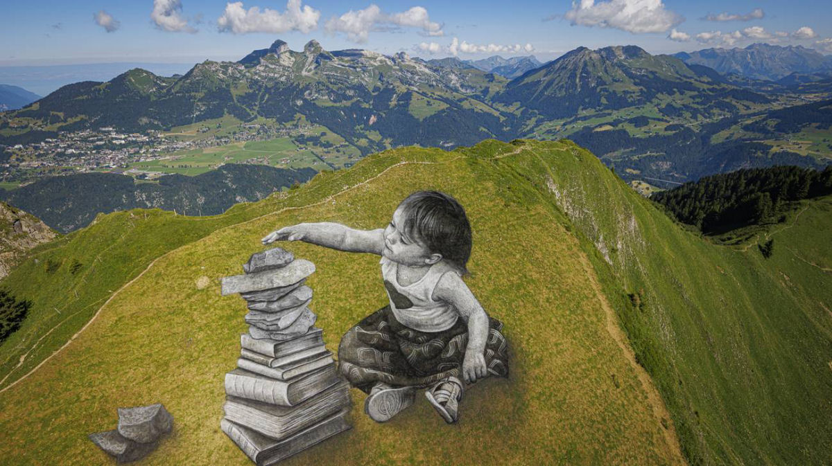 Artista plástico francês impressiona com pinturas gigantes na grama