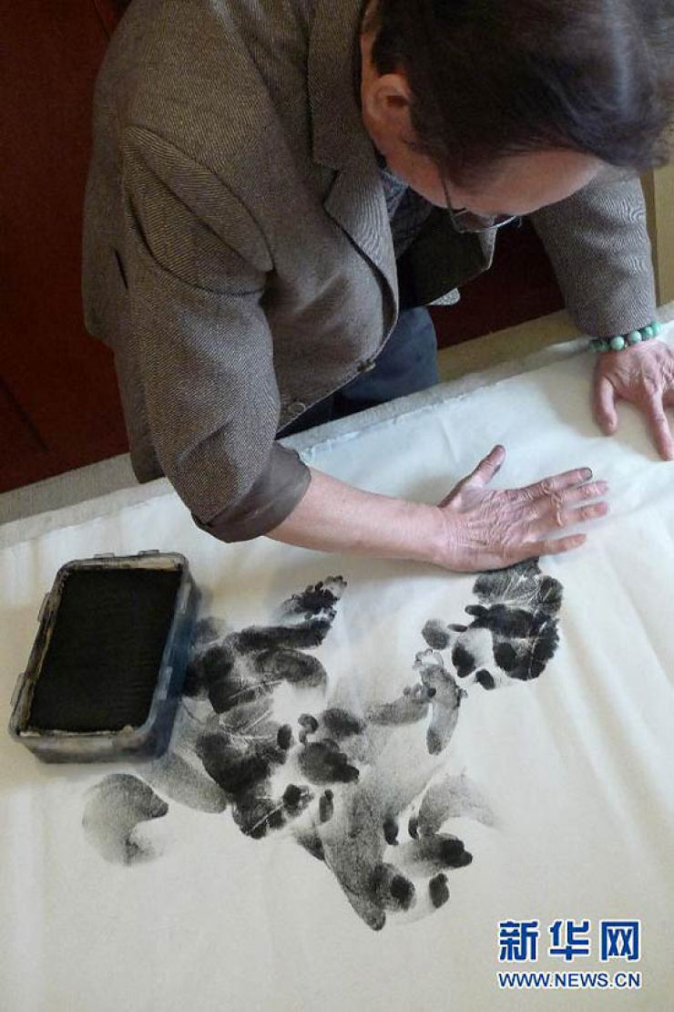 Pinturas com dedos e palma da mão por Zhang Baohua 04