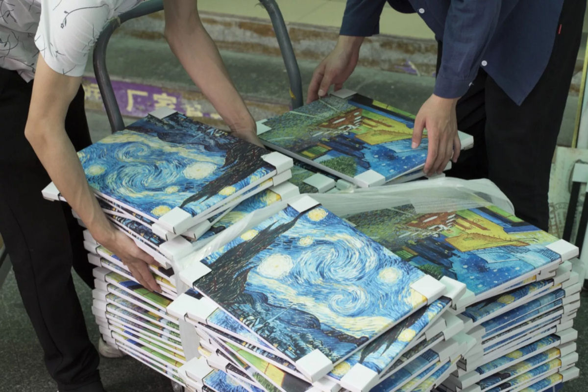Chins especializado em copiar pinturas de Van Gogh viaja para Amsterd para ver as obras-primas do mestre