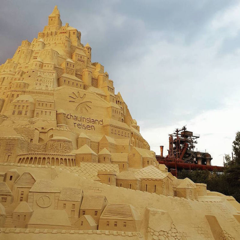 Escultura na Alemanha quebra o recorde mundial do castelo de areia mais alto 06