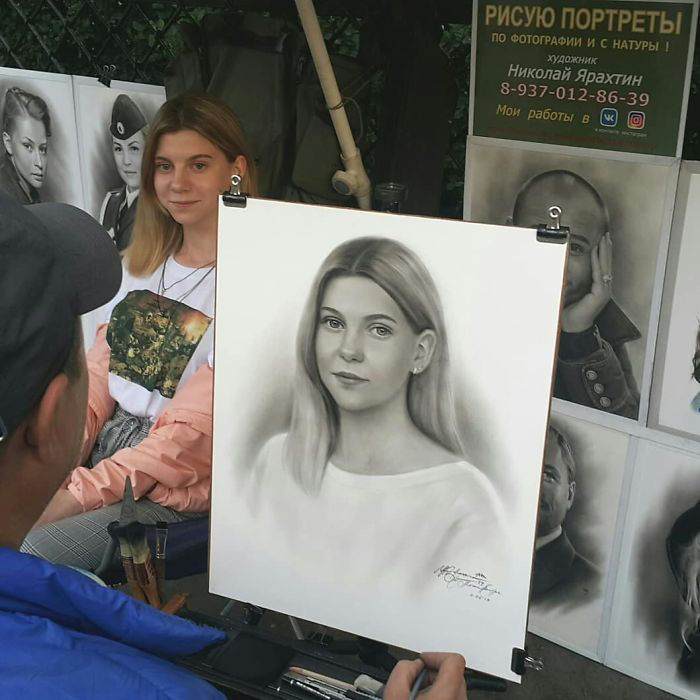 Artista de rua russo desenha incrveis retratos realistas em menos de uma hora 06