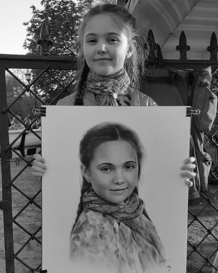 Artista de rua russo desenha incrveis retratos realistas em menos de uma hora 09
