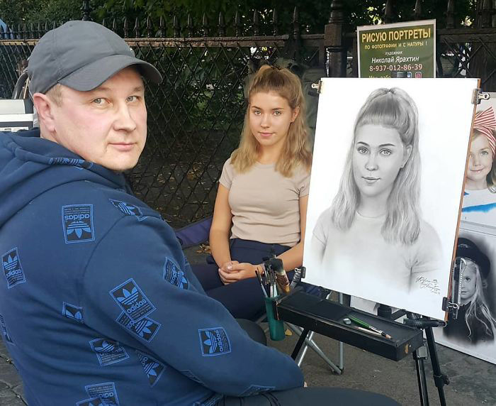 Artista de rua russo desenha incrveis retratos realistas em menos de uma hora 14