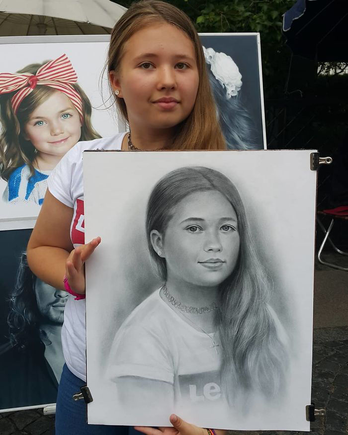 Artista de rua russo desenha incrveis retratos realistas em menos de uma hora 27