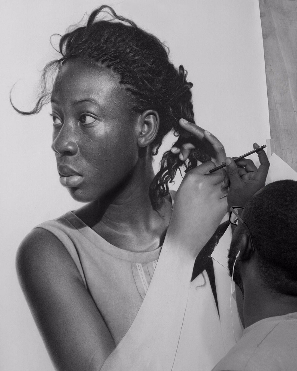 Os desenhos hiperrealistas desse artista nigeriano capturam momentos surreais e poderosas emoções 09