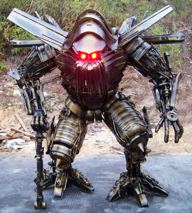 Fã chinês de Transformers constrói seu próprio exército de robôs 02