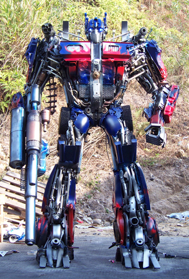 Fã chinês de Transformers constrói seu próprio exército de robôs 03