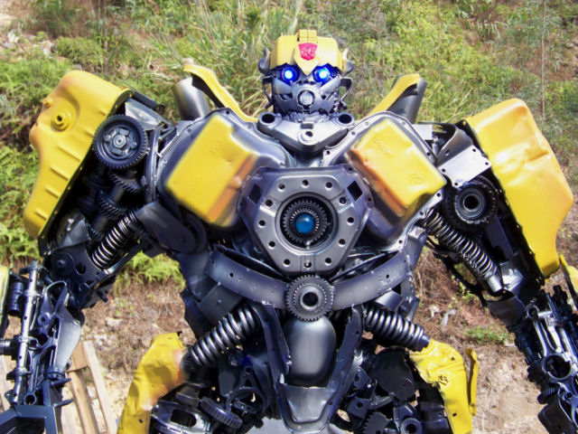 Fã chinês de Transformers constrói seu próprio exército de robôs 14