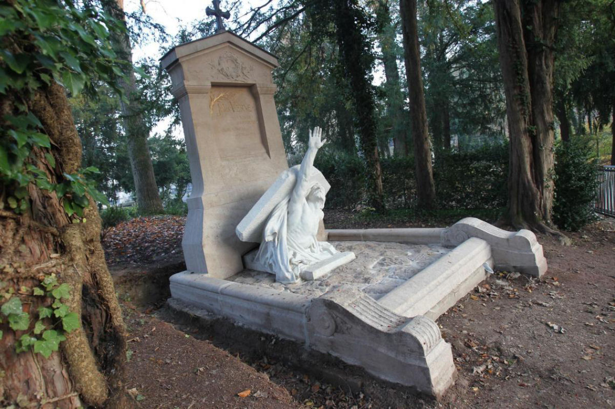 A surpreendente sepultura de Julio Verne em Amiens