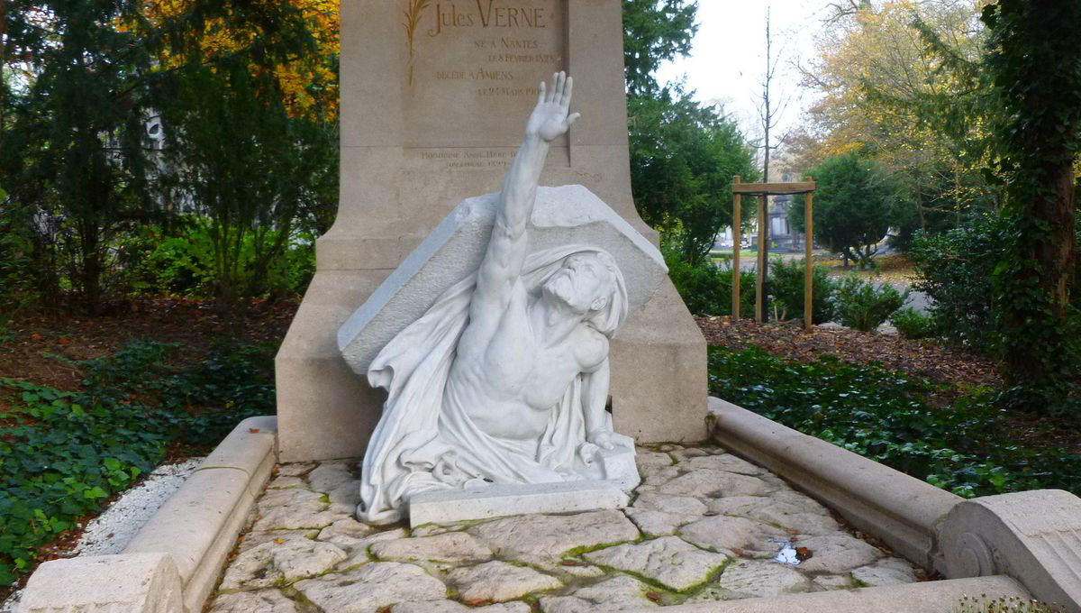 A surpreendente sepultura de Julio Verne em Amiens