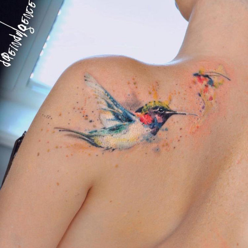 Tatuadora captura a fluidez despreocupada da pintura de aguarela em tatuagens coloridas 06