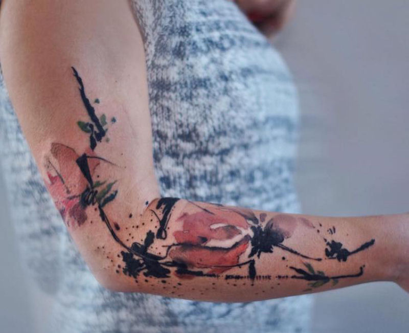 Tatuadora captura a fluidez despreocupada da pintura de aguarela em tatuagens coloridas 08