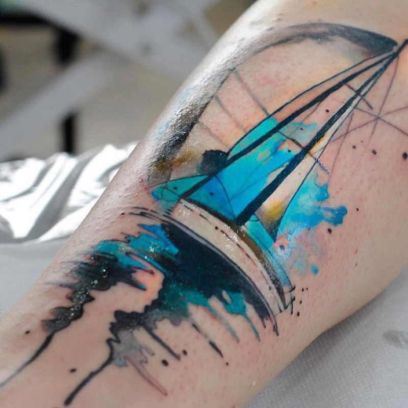 Tatuadora captura a fluidez despreocupada da pintura de aguarela em tatuagens coloridas 09