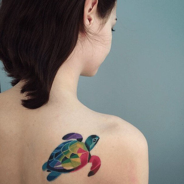 As notveis e coloridas tatuagens aquarela de Sasha Unisex 13