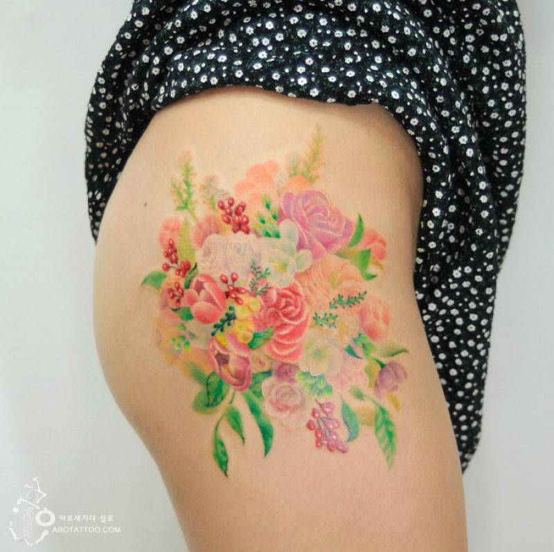 Tatuagens florais etreas parecem delicadas pinturas de aquarela sobre a pele 03