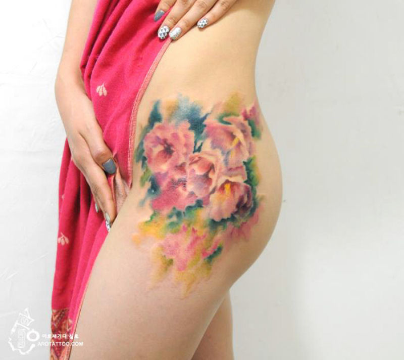 Tatuagens florais etreas parecem delicadas pinturas de aquarela sobre a pele 05