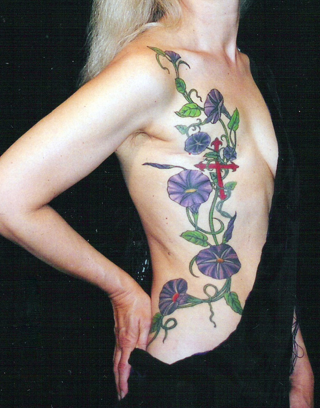 Tatuagens sobre cicatrizes mostram uma maneira incrvel de dissimul-las 01