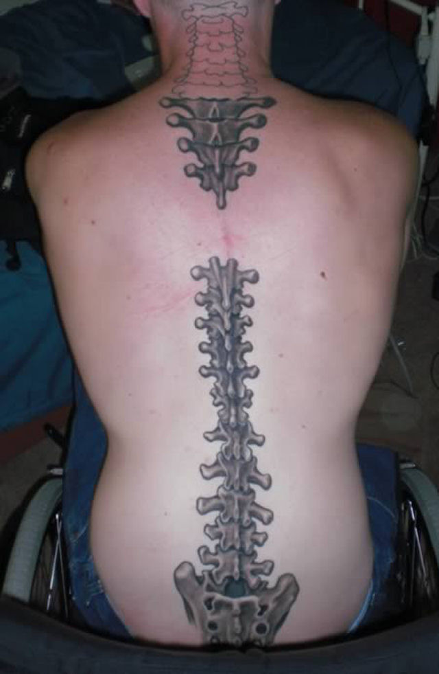 Tatuagens sobre cicatrizes mostram uma maneira incrvel de dissimul-las 14