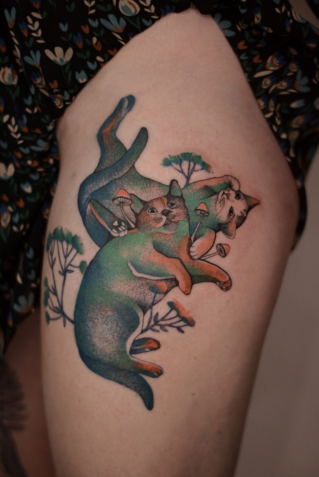 Tatuagens finamente delineadas combinam flora e fauna de forma delicada 08