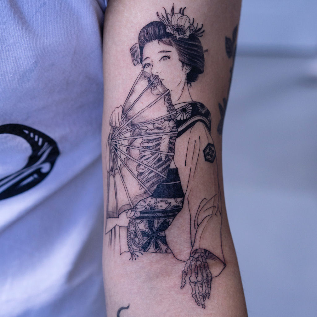 As tatuagens monocromticas deste artista coreano quase sempre tm um detalhe macabro 03