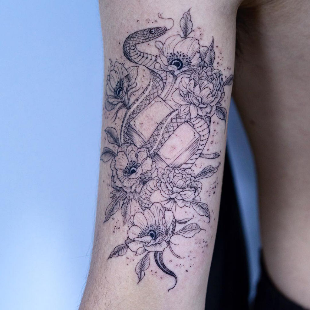 As tatuagens monocromticas deste artista coreano quase sempre tm um detalhe macabro 09