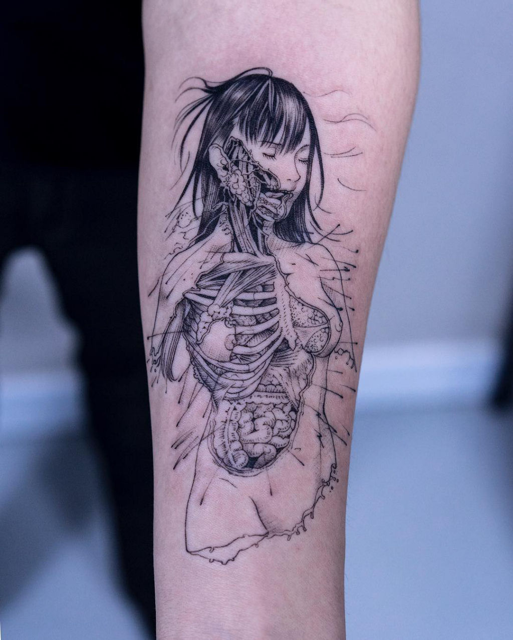 As tatuagens monocromticas deste artista coreano quase sempre tm um detalhe macabro 10