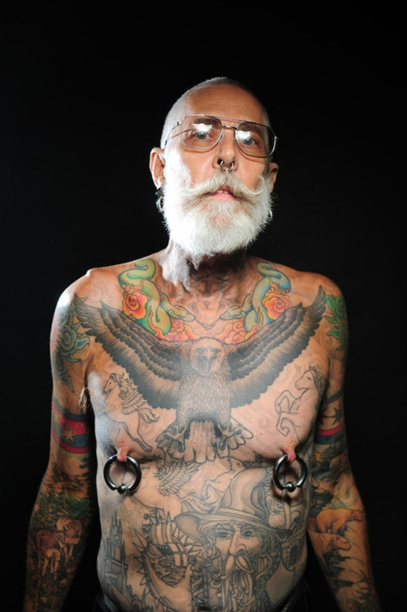 Idosos tatuados finalmente respondem a pergunta: “E quando você ficar velho?” 01
