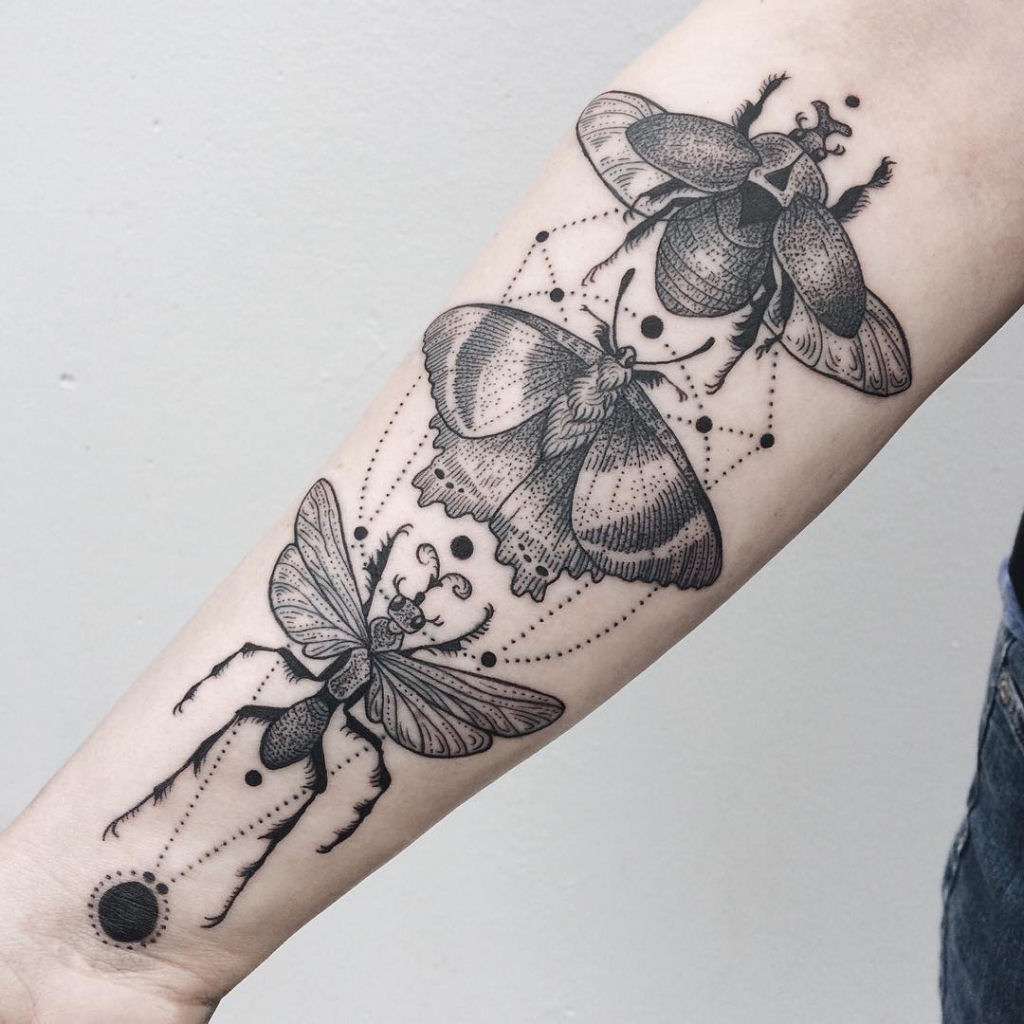 Tatuagens que so uma fuso de flora, fauna e cosmos 11