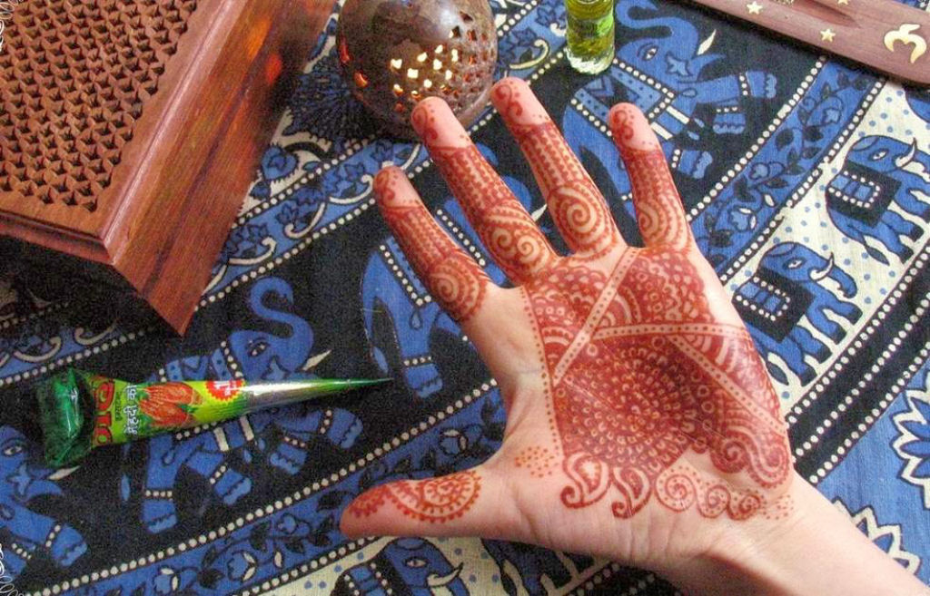 Tatuagens de henna: requintados desenhos impermanentes 24