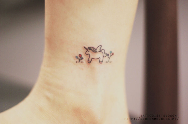 As tatuagens minimalistas da tatuadora coreana Seoeon 09