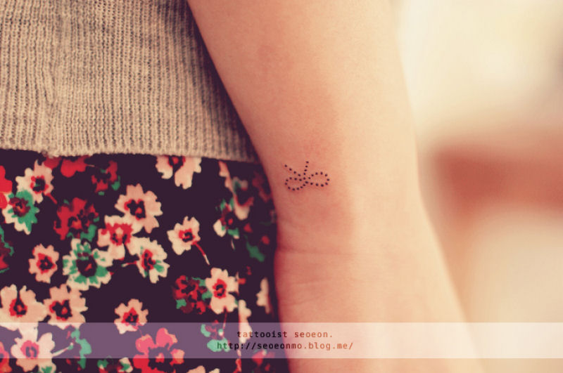 As tatuagens minimalistas da tatuadora coreana Seoeon 35