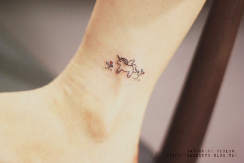 As tatuagens minimalistas da tatuadora coreana Seoeon 38