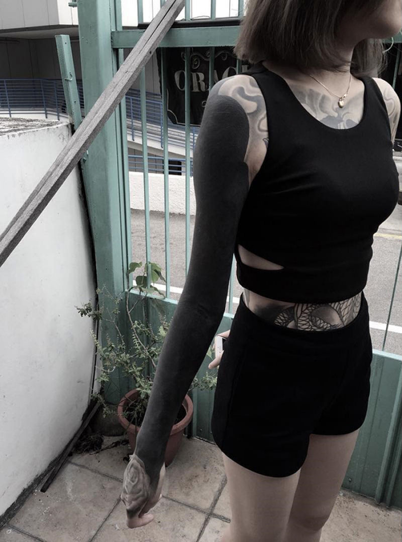 Tatuagens completamente pretas são a última moda em Singapura 10