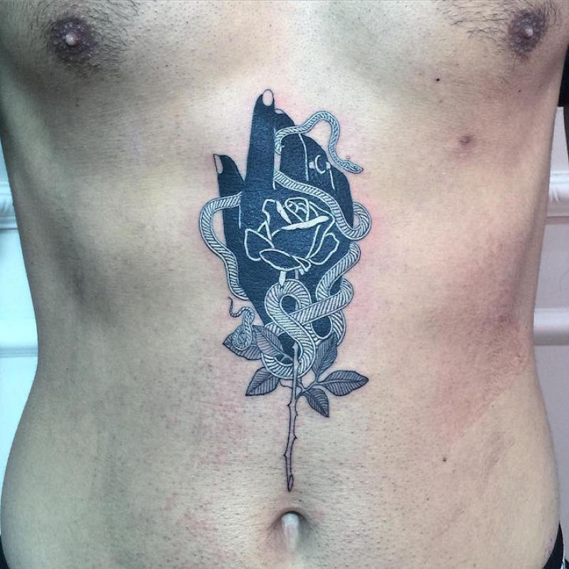 Tatuagens viperinas com tinta branca e preta, por Mirko Sata 13