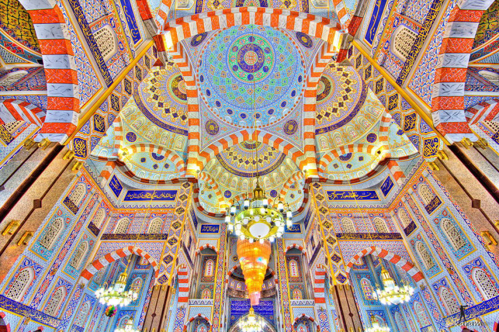 Os elegantes e fantabulosos tetos de algumas mesquitas iranianas 08