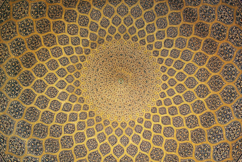Os elegantes e fantabulosos tetos de algumas mesquitas iranianas 18