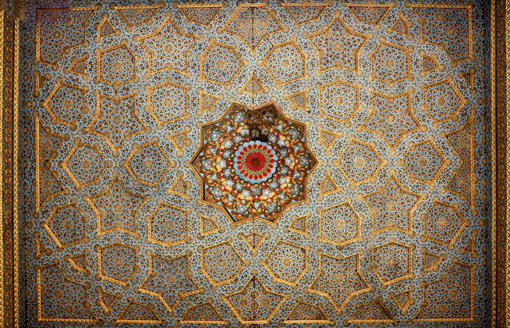 Os elegantes e fantabulosos tetos de algumas mesquitas iranianas 19