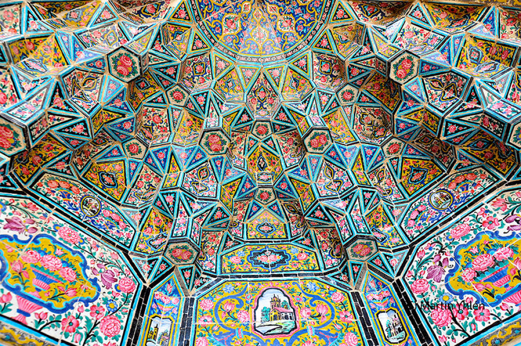 Os elegantes e fantabulosos tetos de algumas mesquitas iranianas 20