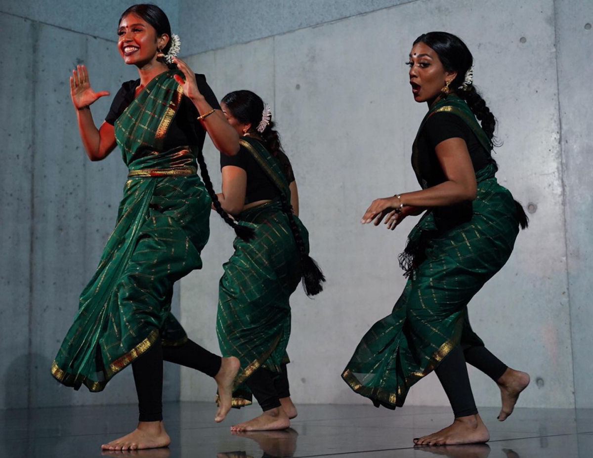Coreografia incrível combina dança indiana tradicional com o ritmo do hip hop