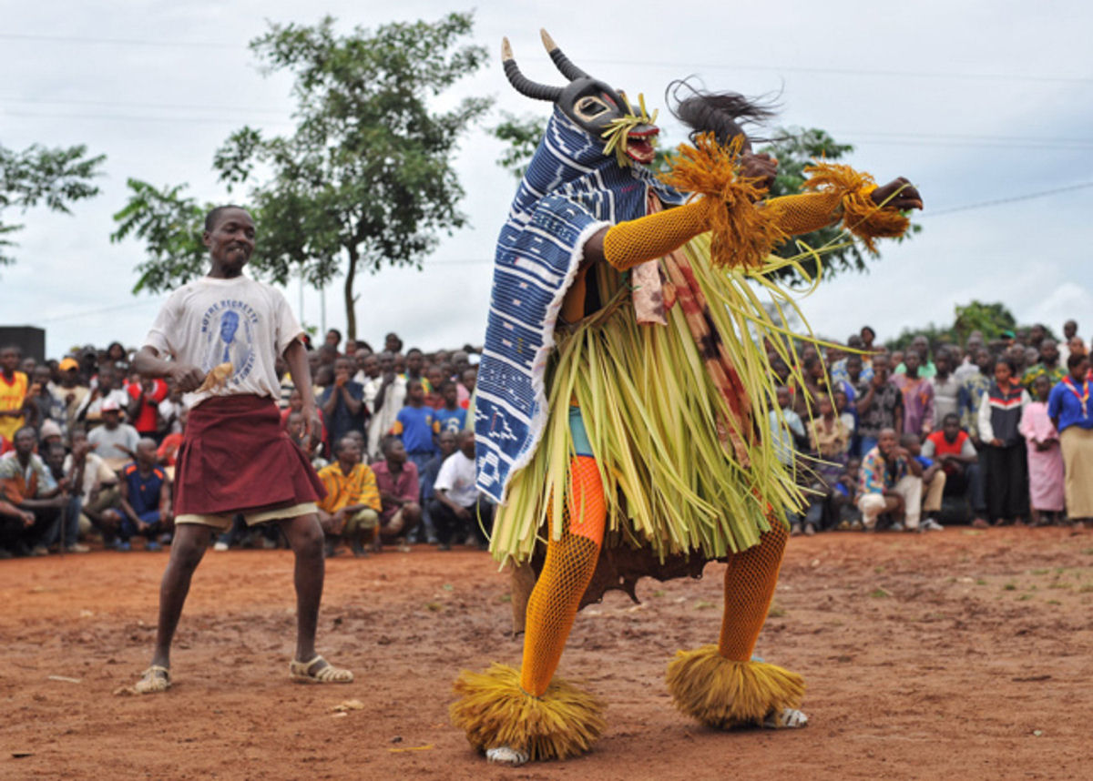 Zaouli, a dança ritual da Costa do Marfim, na África Ocidental