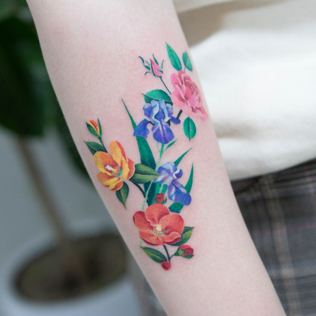 Tatuagens profusamente coloridas assemelham-se a pinturas delicadas de aquarela sobre a pele 16
